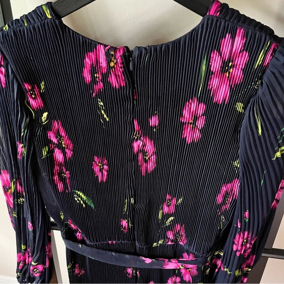 DKNY Printed Pleated Faux-Wrap Dress Navy with Pink Floral Size 8 - Picture 8 of 14